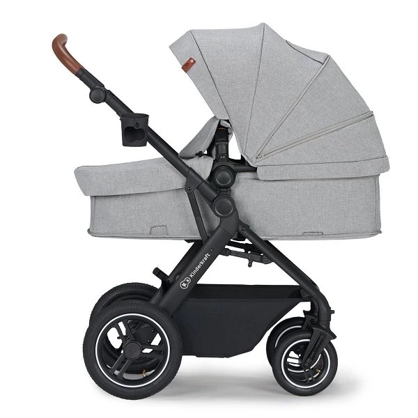 Kinderkraft B-TOUR 3in1 Kinderwagen Light Grey Inkl. Autositz, Adapter, Fußsack, & Regenschutz 6 Kinderkraft B-TOUR 3in1 Kinderwagen Light Grey Inkl. Autositz, Adapter, Fußsack, & Regenschutz – Bild 4